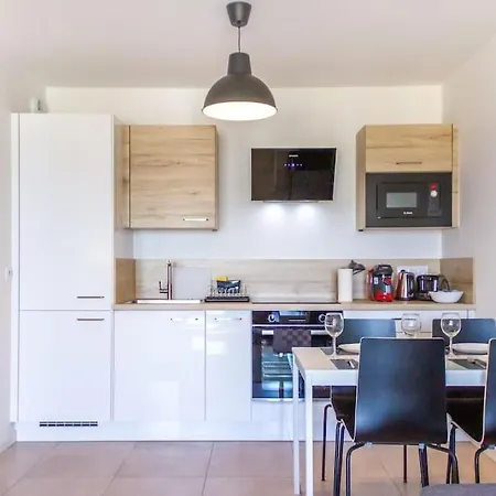 Apartment Zenbnb / Scandinavian / Gare / Parking Prive / Annemasse