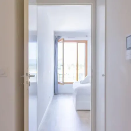 Zenbnb / Scandinavian / Gare / Parking Prive / Annemasse